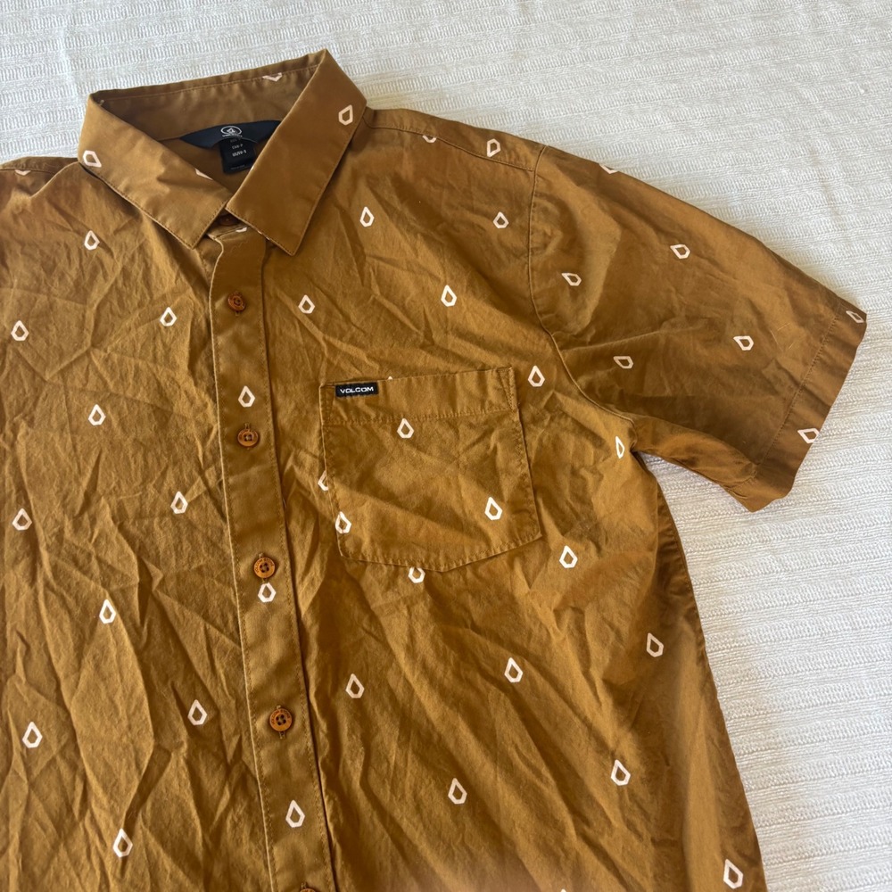 Volcom Mens Short Sleeve Button Down Shirt Brown Geometric Print Small